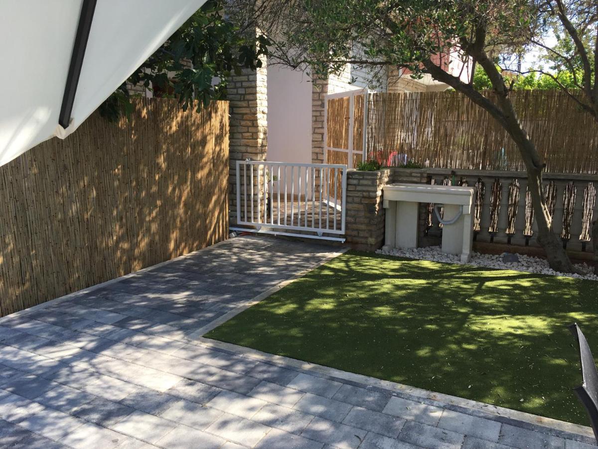 Apartment With Private Pool Sukosan Exterior photo