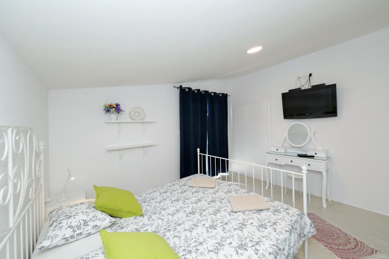 Apartment With Private Pool Sukosan Exterior photo