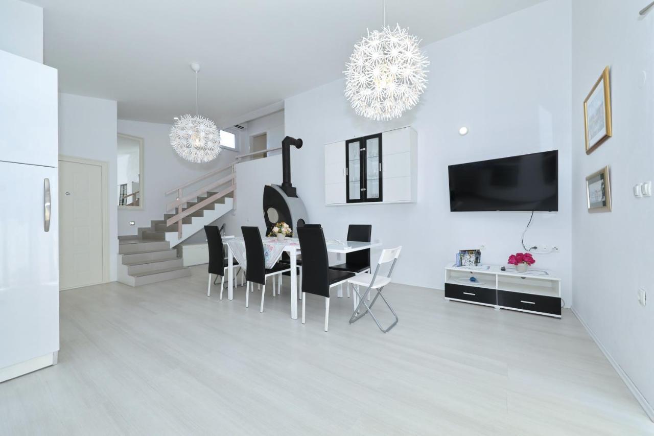 Apartment With Private Pool Sukosan Exterior photo